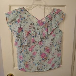 A New Day ruffled, crepey (M) floral top